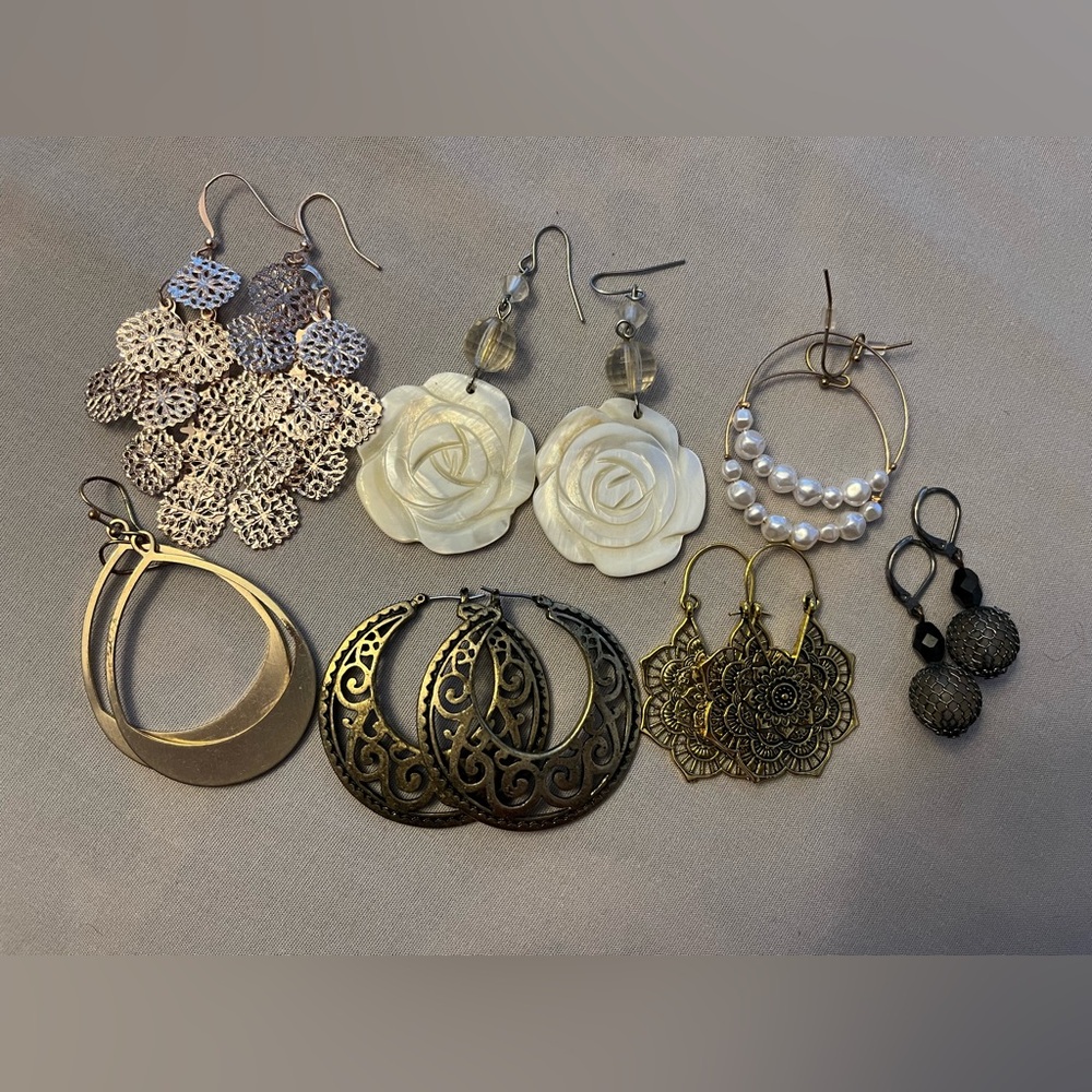 7 Pair Gorgeous Earrings, One is Mother Of Pearl
